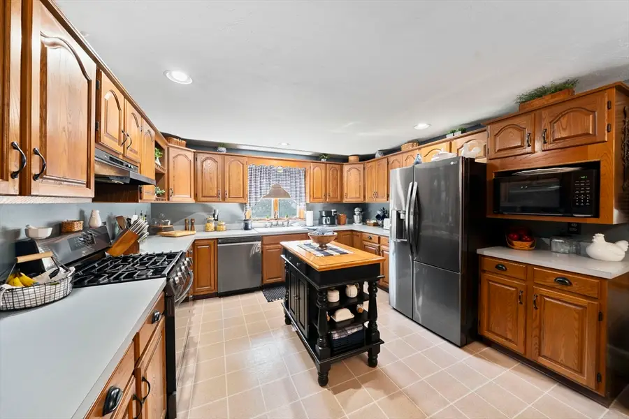 11 Leonard St, Carver, MA 02330 - #3