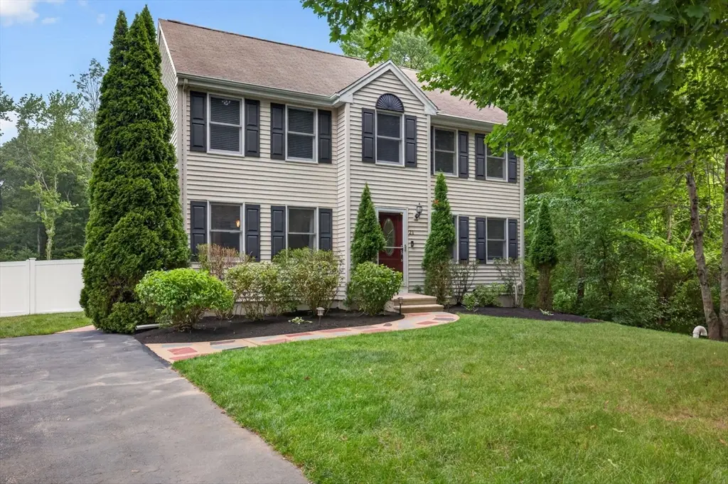 21 Railroad Ave, Taunton, MA 02780 - #1