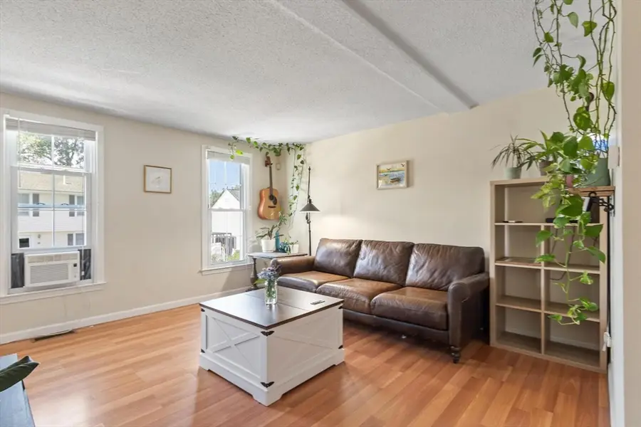 29 Lindsey Ln, Dracut, MA 01826 - #3