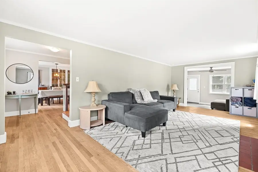 211 Lynn Fells Pkwy, Saugus, MA 01906 - #3