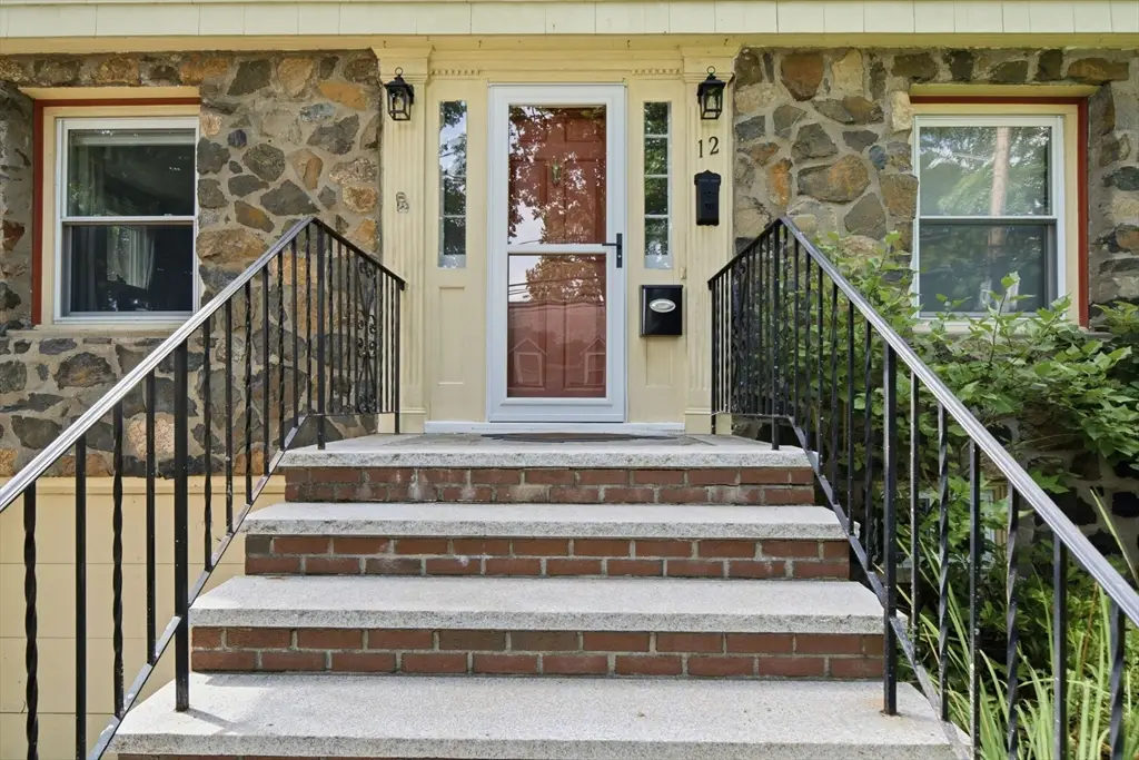 12 Chester St, Arlington, MA 02476 - #1