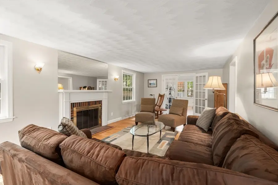4 Park Ave, Dover, MA 02030 - #3