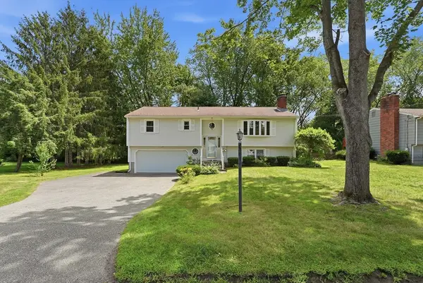 20 Sherwood Ave, West Springfield, MA 01089