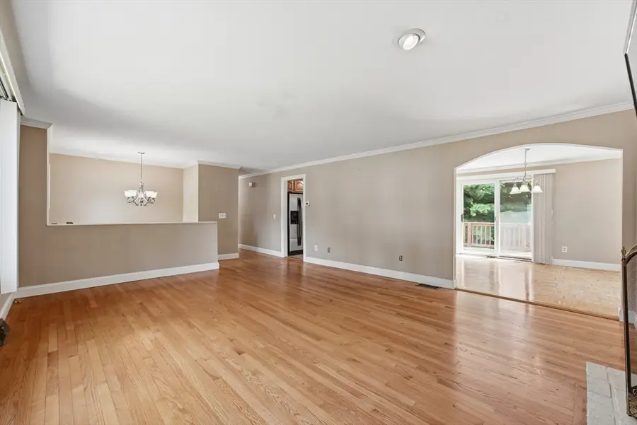 20 Sherwood Ave, West Springfield, MA 01089 - #3