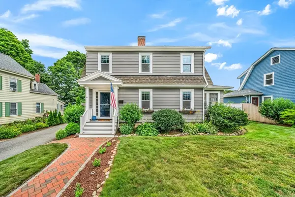 10 Essex St, Amesbury, MA 01913
