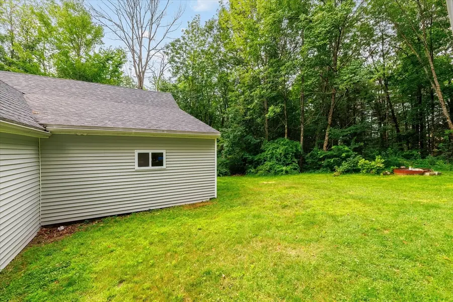 152 N Main St, Templeton, MA 01468 - #3