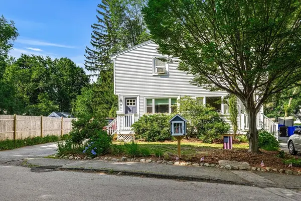 10 Cleveland Ave #1, Ipswich, MA 01938