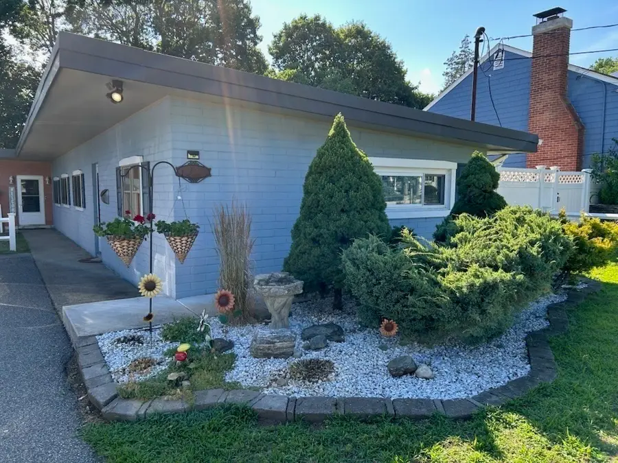34 Oak St, Stoneham, MA 02180 - #3