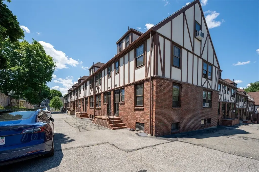 247 Washington St #11, Winchester, MA 01890 - #1