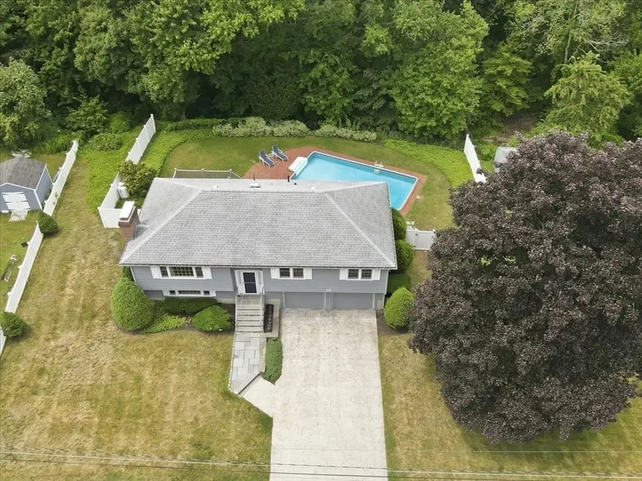 10 Wildwood Dr, Medfield, MA 02052 - #2