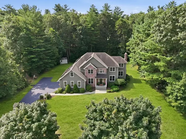 8 Lexington Circle, Southwick, MA 01077