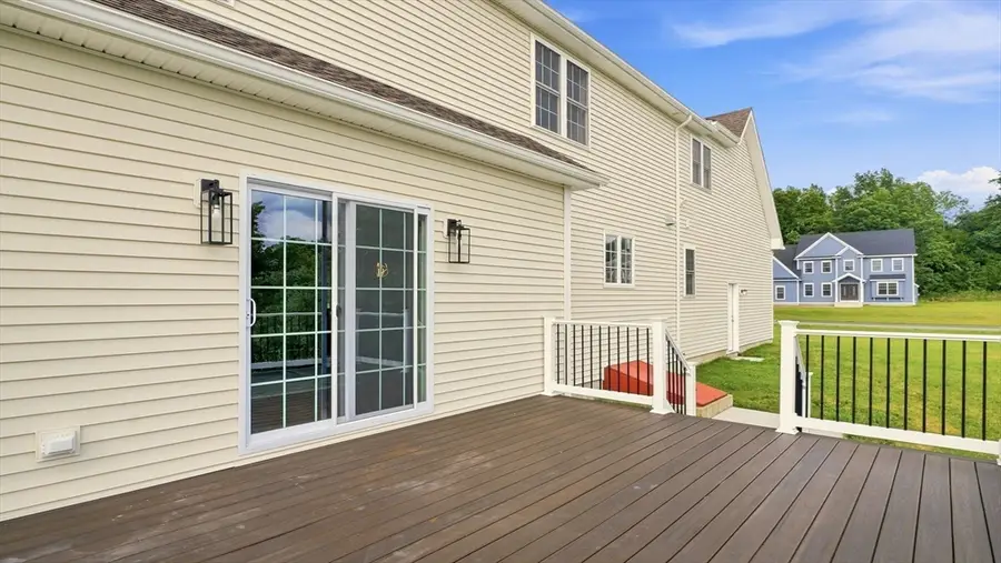 1 A Farmer Cir, East Longmeadow, MA 01028 - #3