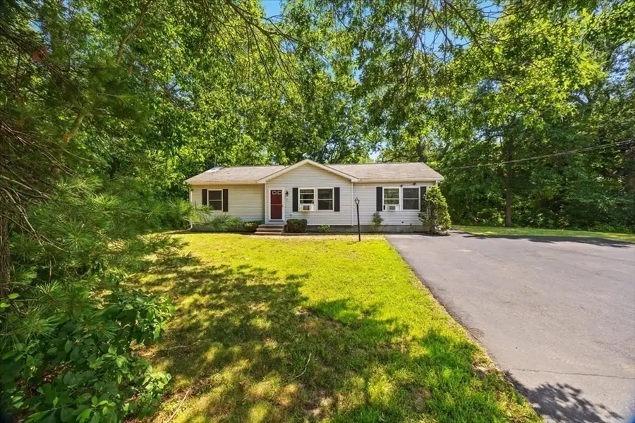 418 Webster St, Hanover, MA 02339 - #3