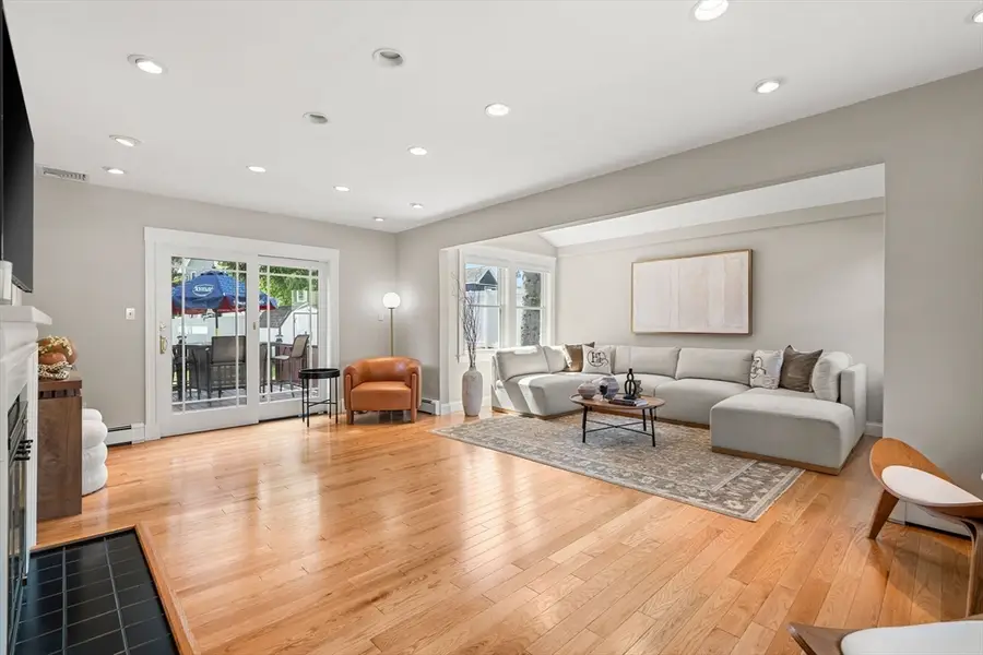 12 Sunset Rd, Stoneham, MA 02180 - #3