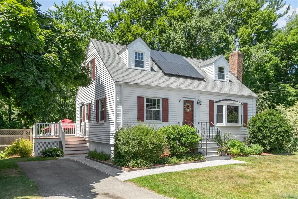 7 Curve Street, Bedford, MA 01730 - #1