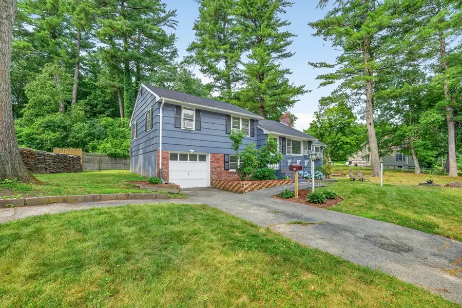 18 Princess Ave, North Chelmsford, MA 01863 - #2