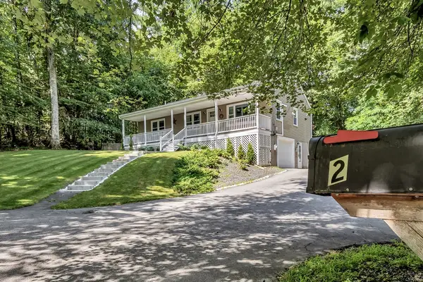 2 Gates Ln, Millbury, MA 01527