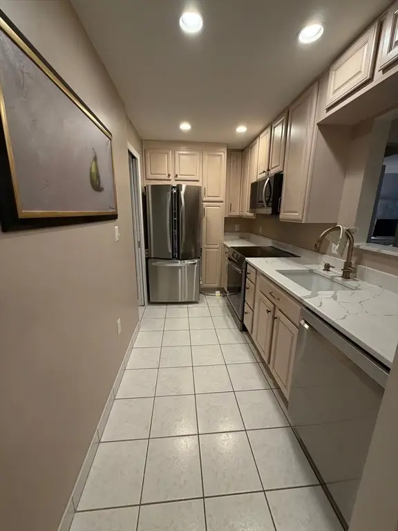 269 Cambridge Rd #204, Woburn, MA 01801 - #3