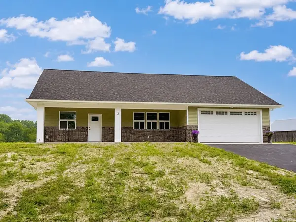 2 Cronin Hill Road, Hatfield, MA 01038
