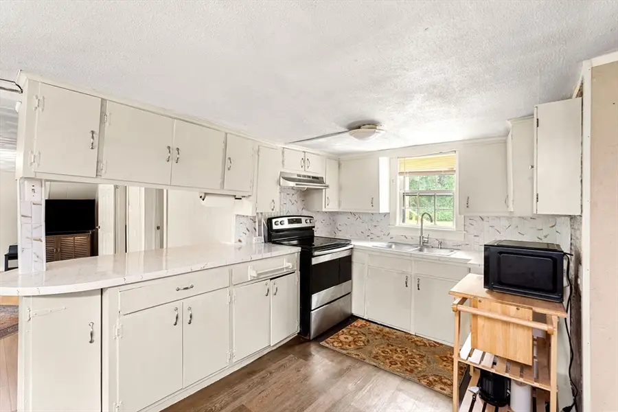 124 Hazen Rd, Shirley, MA 01464 - #3