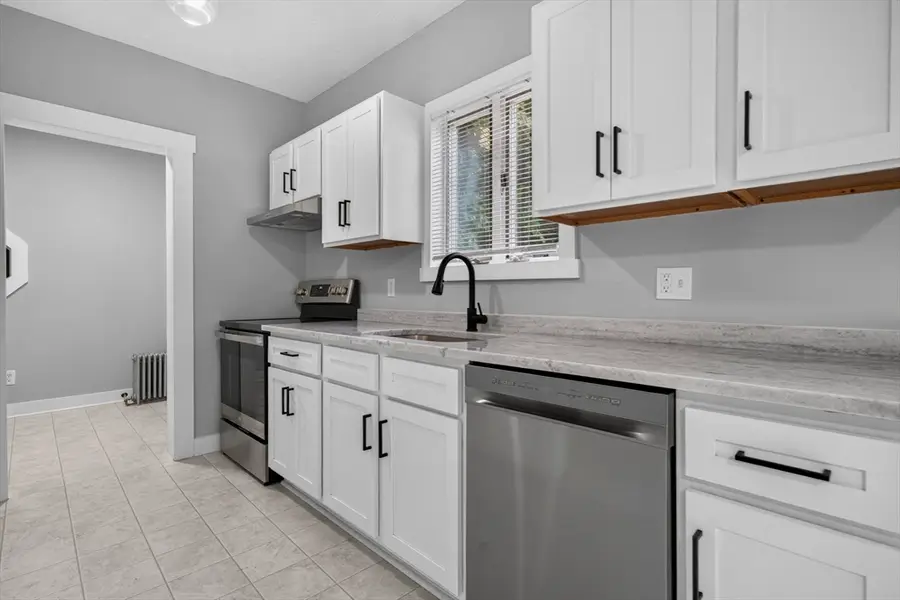 77 Oak St, Gardner, MA 01440 - #3
