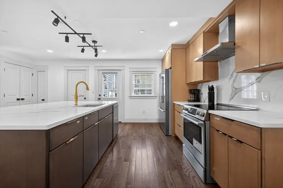 10 Osborne #B, Salem, MA 01970 - #3