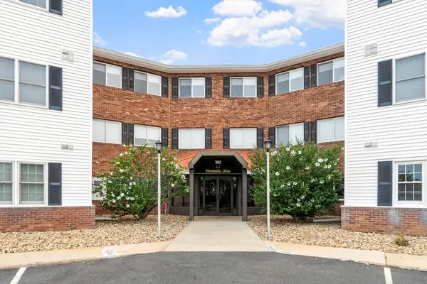 45 Christopher Dr #146, Methuen, MA 01844