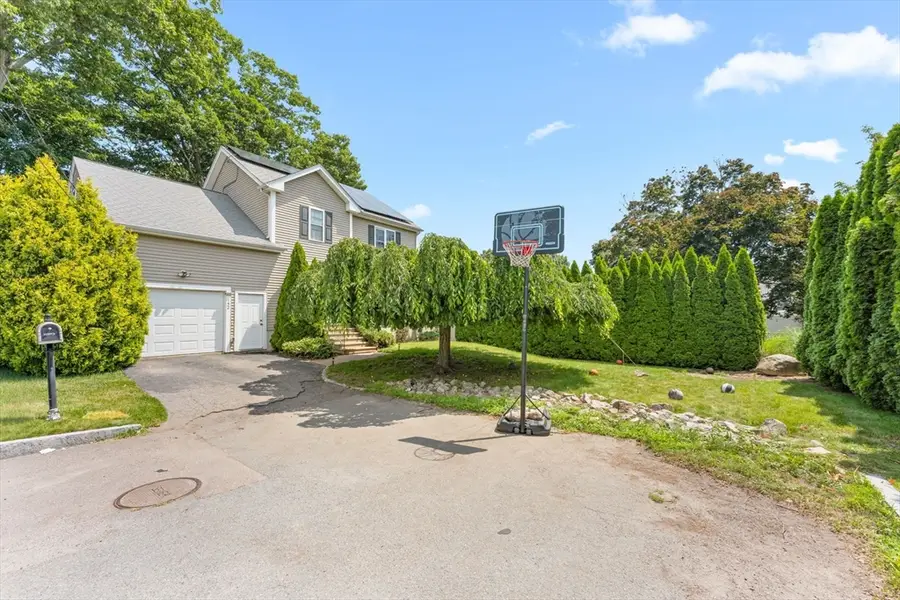152 Harding St, Fall River, MA 02720 - #3