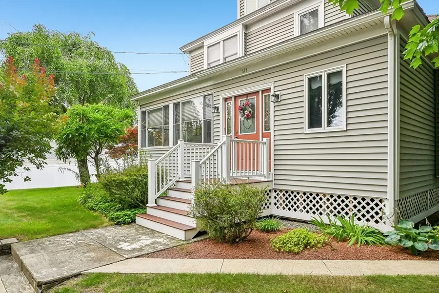 615 Mammoth Rd, Dracut, MA 01826 - #2