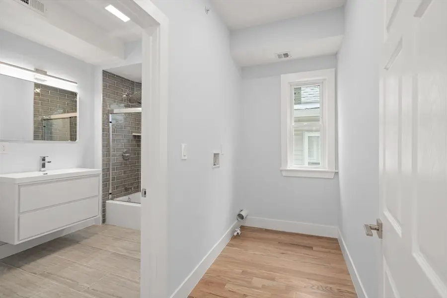 29 Rosemary St #3, Boston, MA 02130 - #3