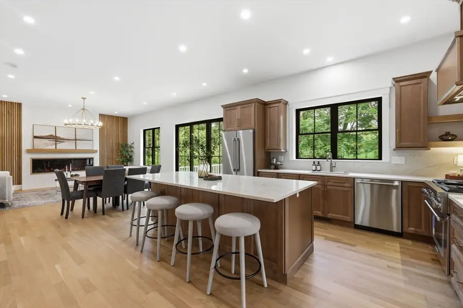 4 Eastern Ave, Burlington, MA 01803 - #3