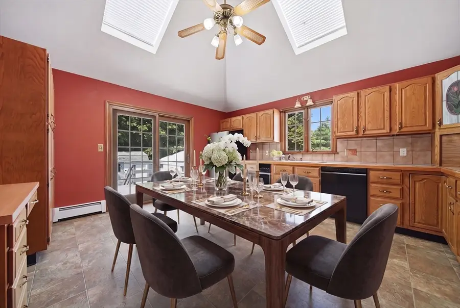 7 Hingston St, Peabody, MA 01960 - #3
