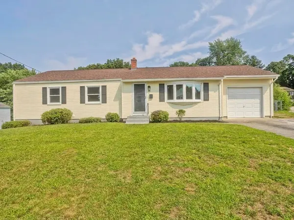 11 Mountainview St, Chicopee, MA 01020