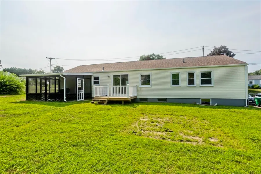 11 Mountainview St, Chicopee, MA 01020 - #3