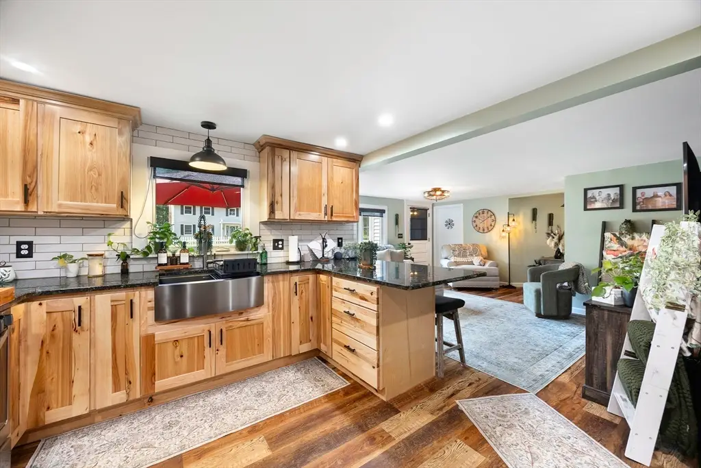 284 Buck Pond Rd, Westfield, MA 01085 - #1