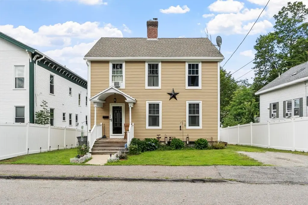 27 Cedar St, Gardner, MA 01440 - #1