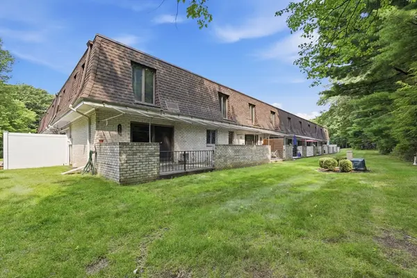 155 Porter Lake Drive #155, Springfield, MA 01106