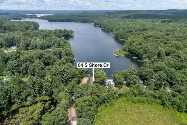 84 S Shore Dr, Sturbridge, MA 01566