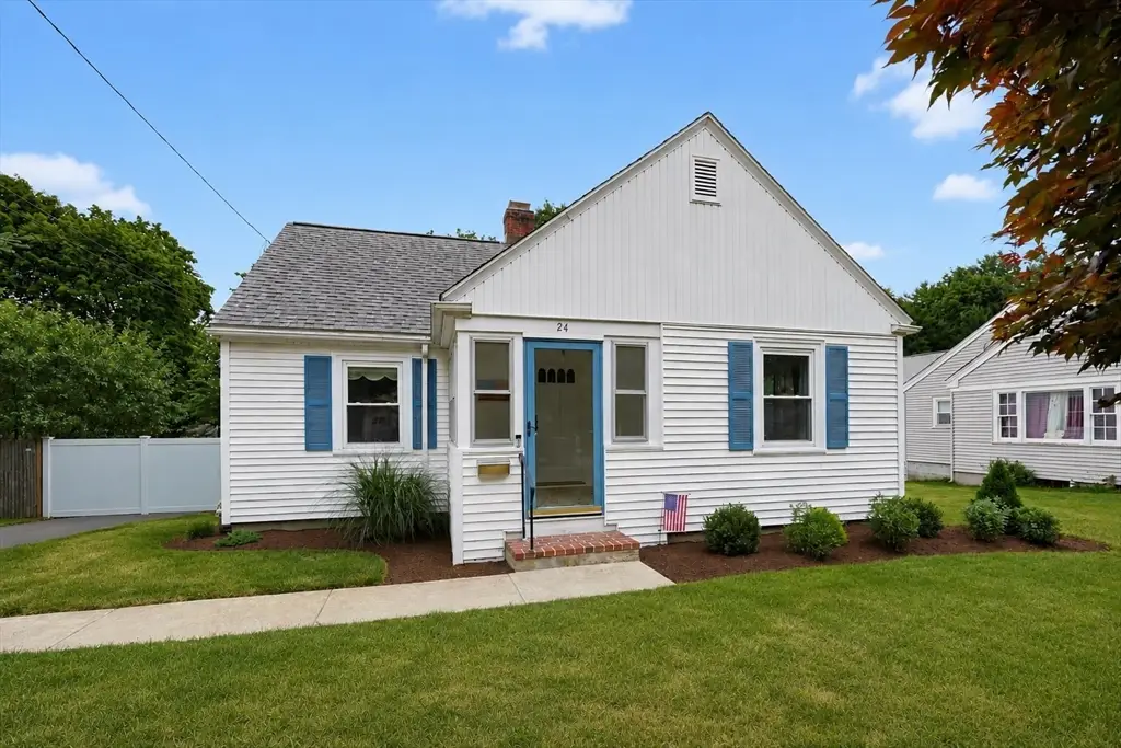 24 Oak St, Medfield, MA 02052 - #1