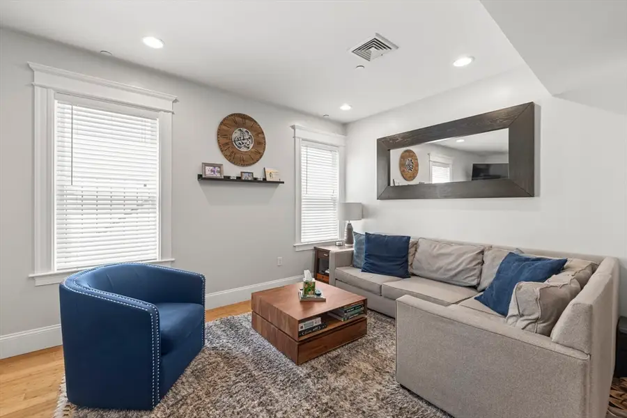 101 Old Harbor St #3, Boston, MA 02127 - #3
