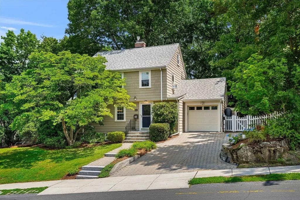 4 Daniels St, Lexington, MA 02421 - #1