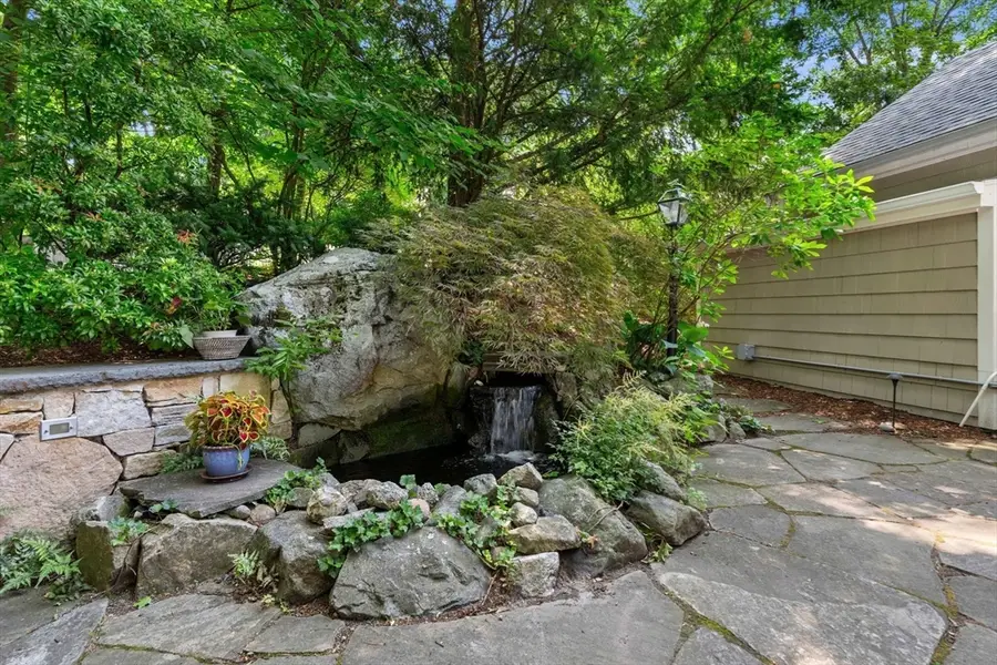 4 Daniels St, Lexington, MA 02421 - #2