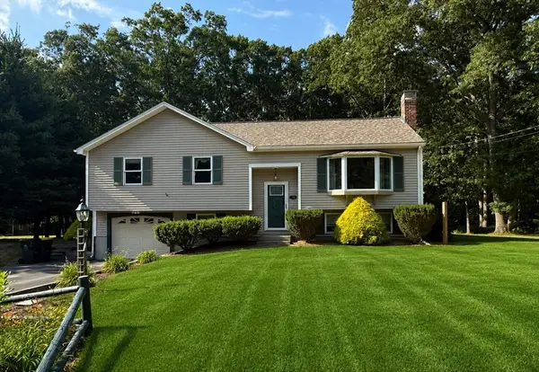 29 Overlook Dr, Bellingham, MA 02019