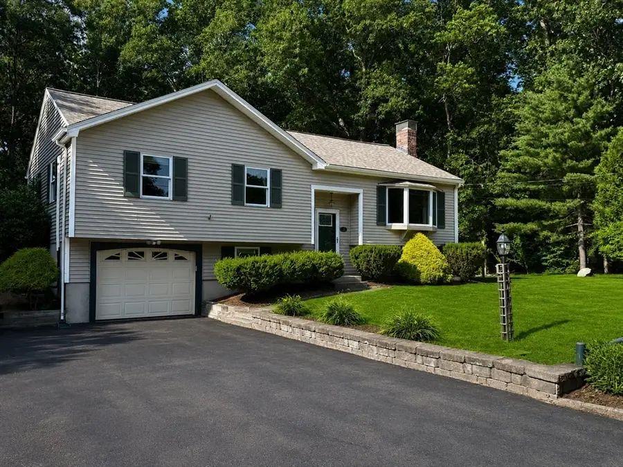 29 Overlook Dr, Bellingham, MA 02019 - #2