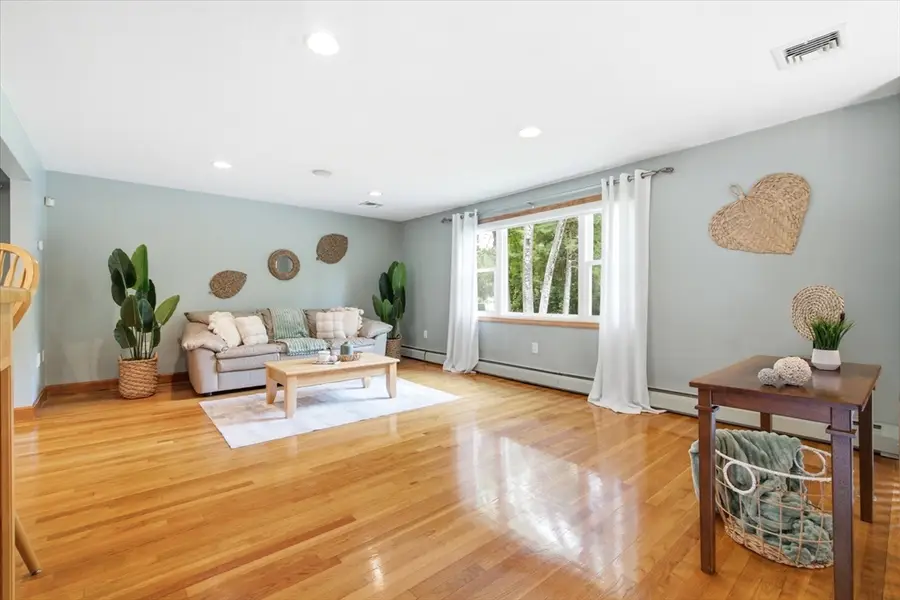 18 Stone Dr, Northborough, MA 01532 - #3