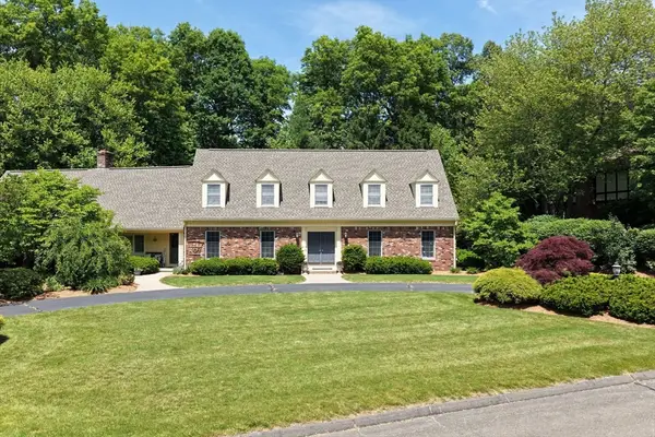 115 Williamsburg Dr, Longmeadow, MA 01106