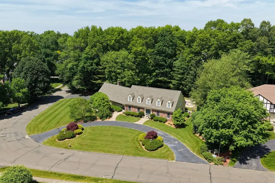 115 Williamsburg Dr, Longmeadow, MA 01106 - #2