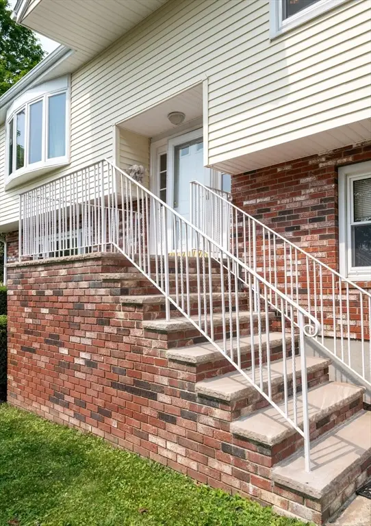8 Patrick Circle, Stoneham, MA 02180 - #3