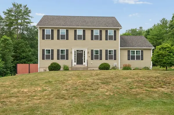 15 Patriot Ln, Rutland, MA 01543