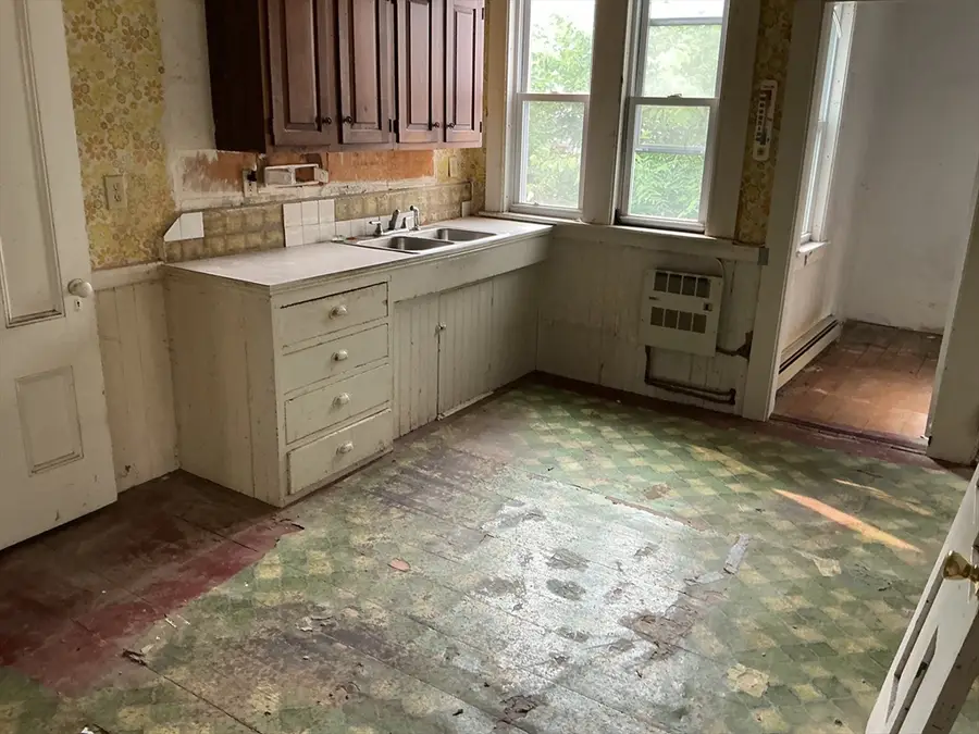 13 Pearl St, Amesbury, MA 01913 - #3